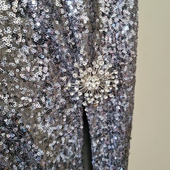 Tizz handmade small sparkly gown - Picture 2 of 4